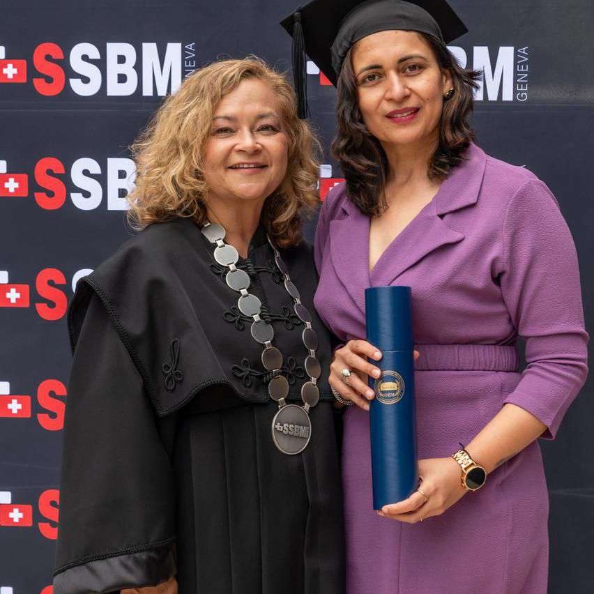 Dr. Simpi Nanda receiving an award at a graduation ceremony