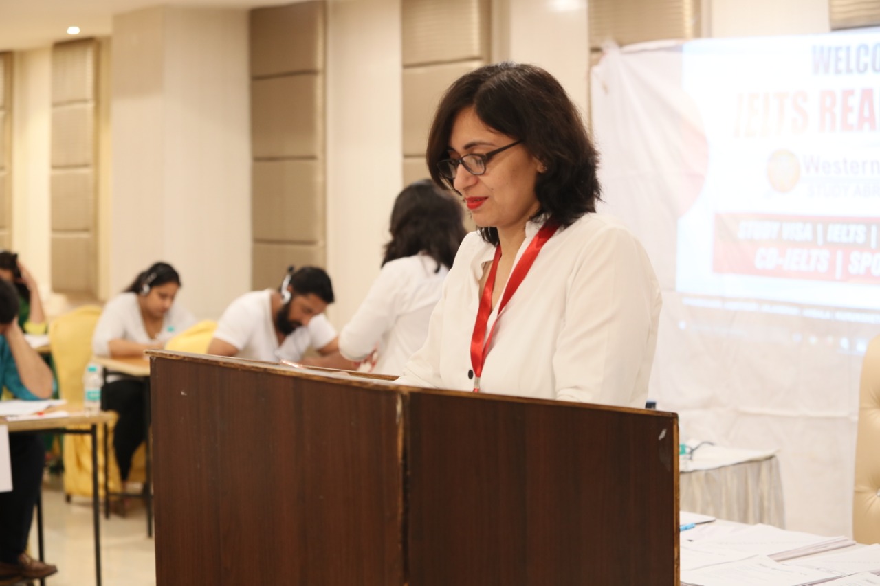Dr. Simpi Nanda coaching at a leadership session